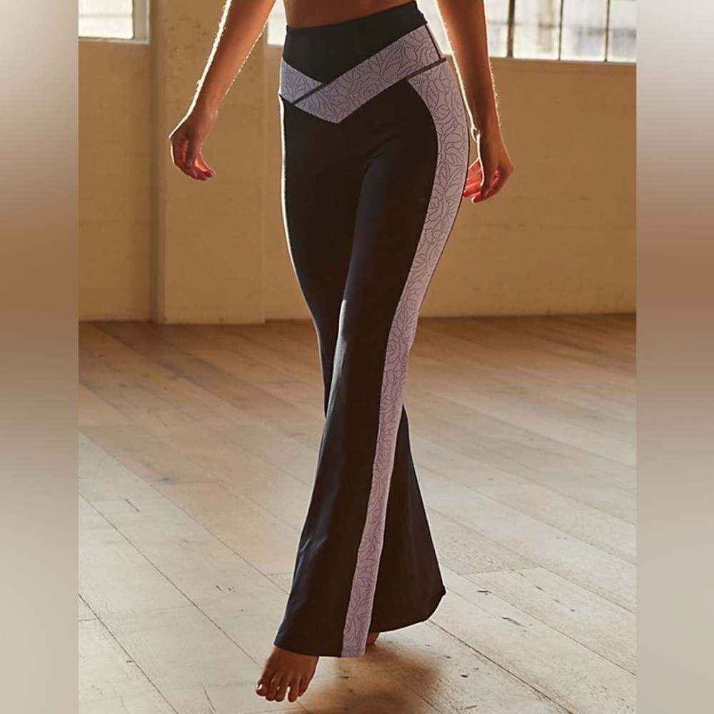 NWT new FREE PEOPLE lace me up leggings SMALL flare navy blue light purple gym